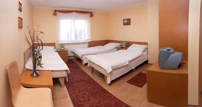 Pod Brzozami Bed & Breakfast *