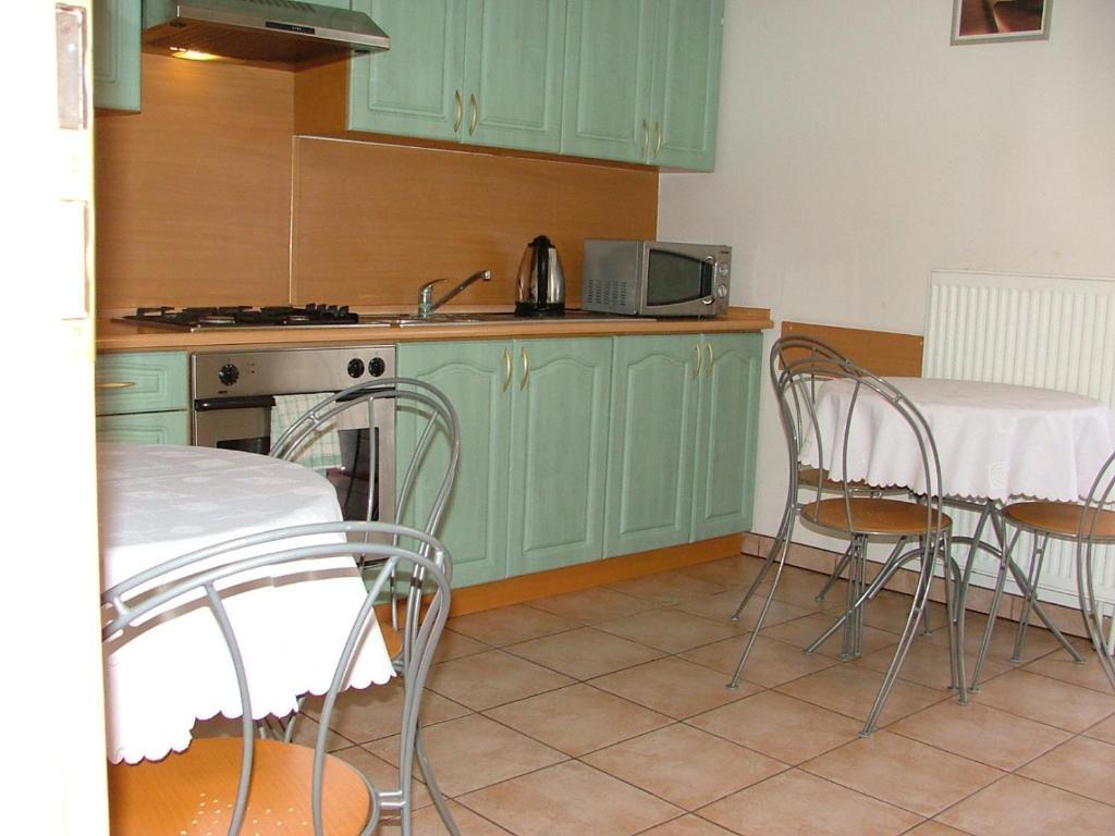 Pod Brzozami Bed & Breakfast *